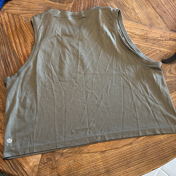 Lululemon Crop Tank - Picture 3 of 4